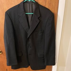 Jones New York men’s charcoal grey pin stripped sport jacket - size 38s